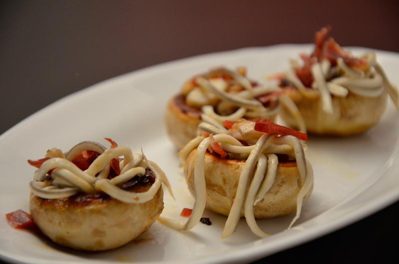 Champiñones Rellenos de Jamón y Gulas por Ire001