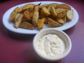 Patatas Deluxe y Salsa Mc por Mcelia