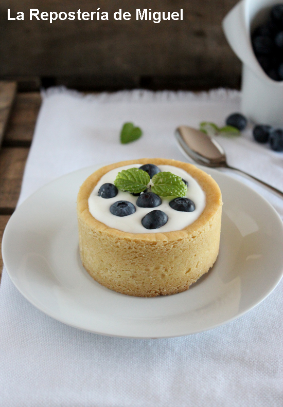 Tartaletas de Yogurt Cremoso y Arándanos por La Repostería de Miguel