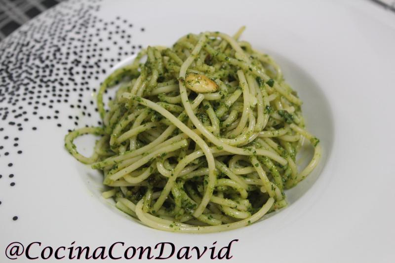 Espagueti al Pesto de Perejil por CocinaconDavid