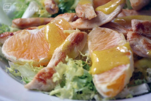 ensalada de naranja y pollo