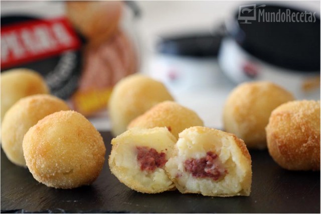 09 - Bolitas de patata rellenas de La Piara Tapa Negra