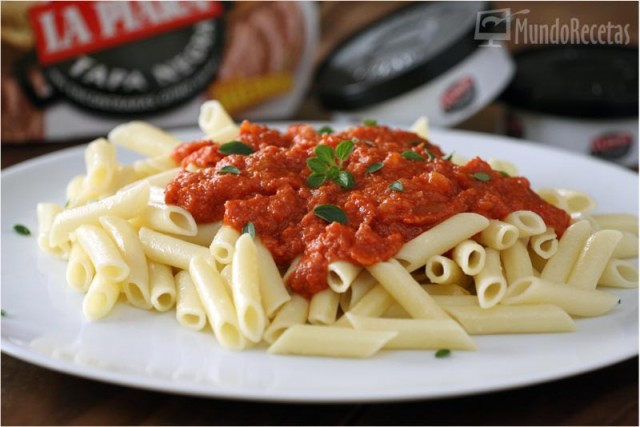 13- Macarrones con tomate y La Piara Tapa Negra
