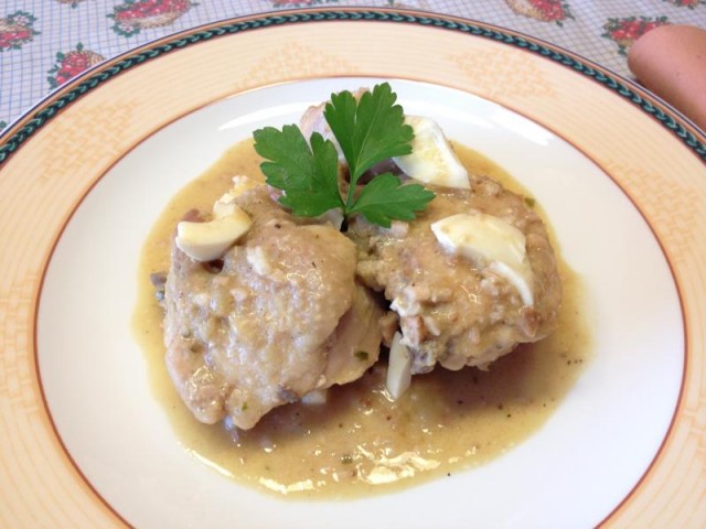 Pollo en pepitoria