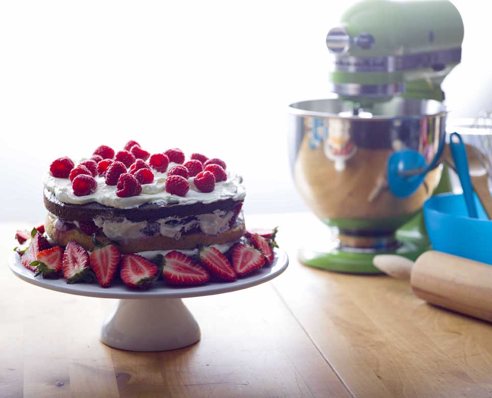 Layered Chocolate Cake with Red Fruits_Portugal(2)