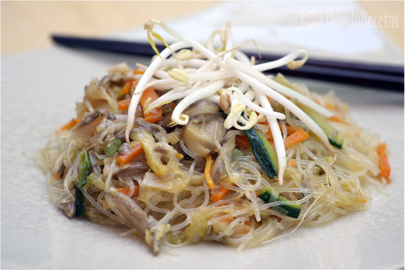 fideos con verduras orientales