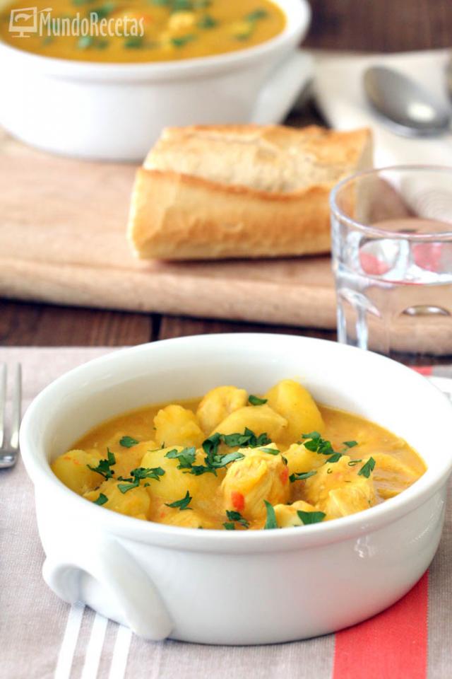 Cazuela de patatas con pollo en Thermomix TM5