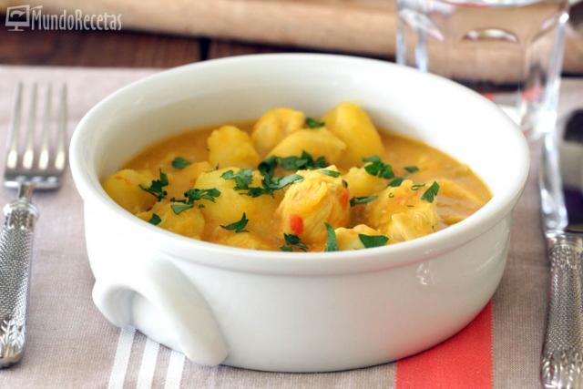 Cazuela de patatas con pollo en Thermomix TM5