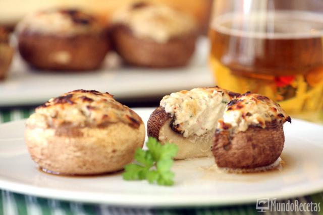 Champiñones rellenos de queso y bacon en Thermomix