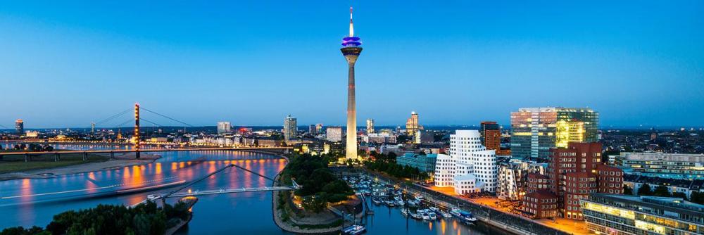 Hyatt-Regency-Dusseldorf-P357-Blue-Hour-