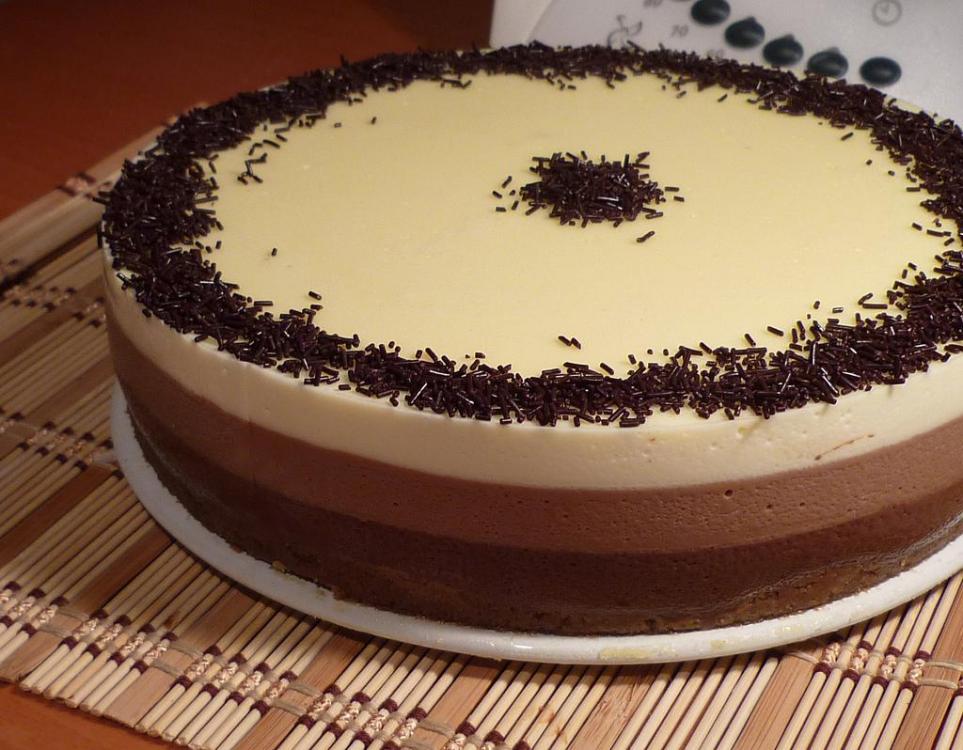 tarta-tres-chocolates.jpg
