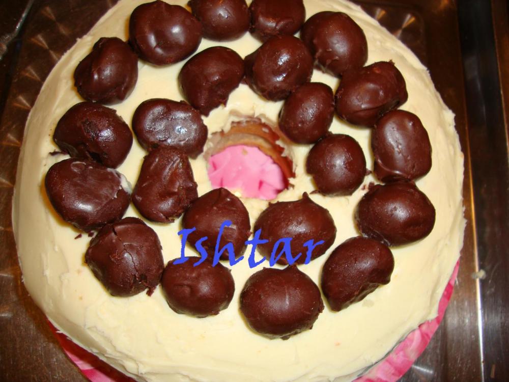Angel food cake con frosting de chocolate blanco y castañas.04..jpg