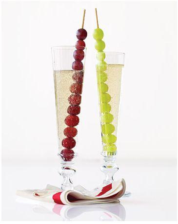 Uvas dentro del champagne para Fin de Año..JPG