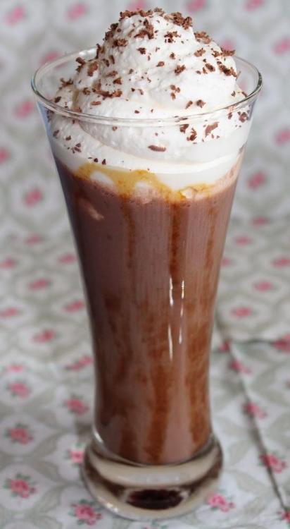 batido-de-chocolate-con-nata-12030.jpeg