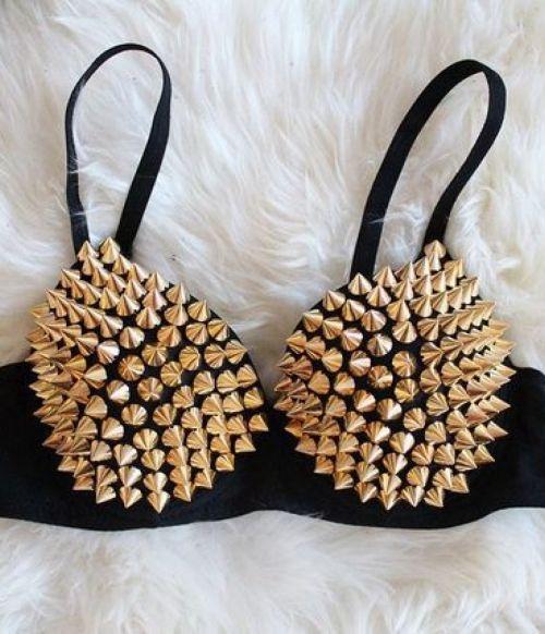 d7c5db42601c0865ee67c919b8b187e9--studded-bra-rocker-chick.jpg.0e7b552addec9aa41047a5edc48f9786.jpg
