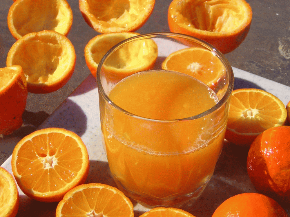 Jugo-de-naranja.thumb.gif.b4b8ce7da4fa9787653d4476028c4f00.gif
