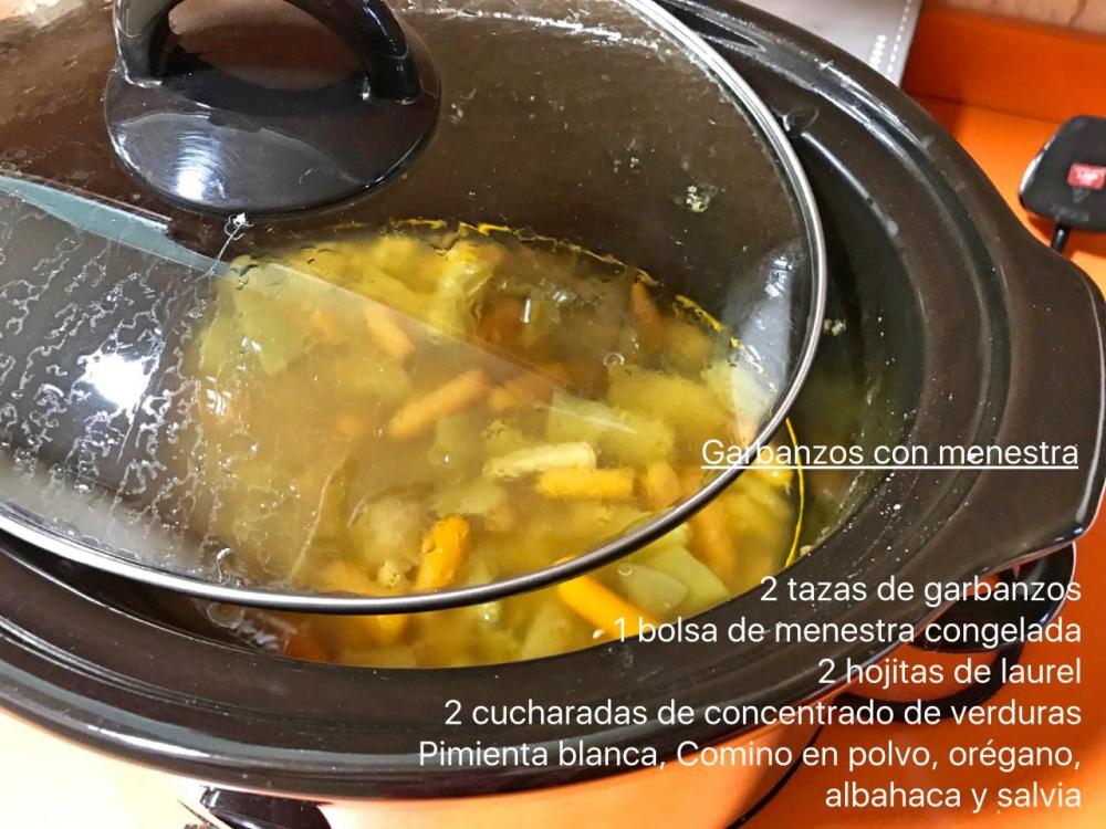 109764300_Garbanzosconmenestra.thumb.jpg.55bf073bbffb79a4aba116d29bcc6299.jpg