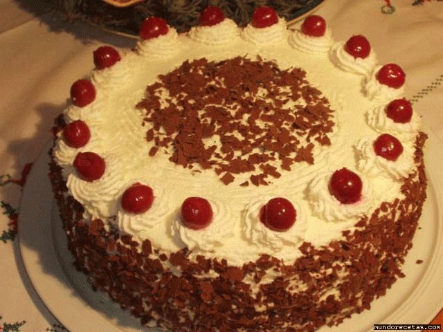 Receta de Schwarzwald Kirschtorte (tarta de cerezas de la Salva Negra) Alemania Receta de Schwarzwald Kirschtorte (tarta de cerezas de la Salva Negra) Alemania