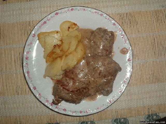 Receta de Salsa de Pasas al Oporto para carnes Receta de Salsa de Pasas al Oporto para carnes