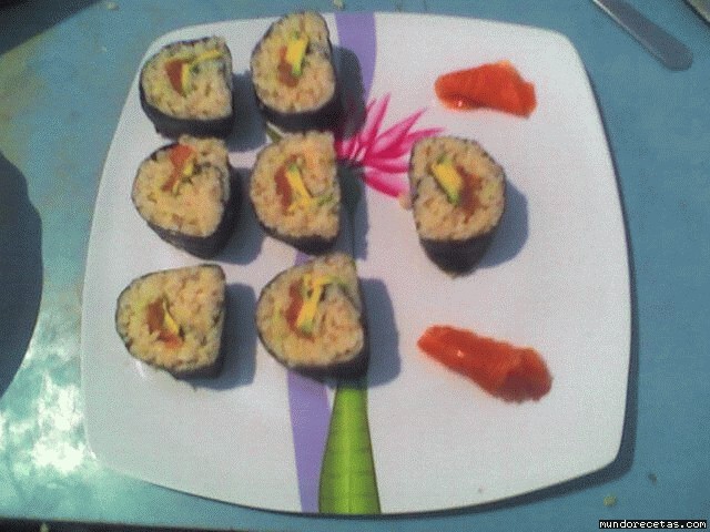 Receta de SUSHI MAKI DE ARROZ CON SALMON Receta de SUSHI MAKI DE ARROZ CON SALMON