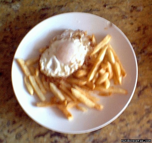 Receta de Patatas con huevo frito Receta de Patatas con huevo frito