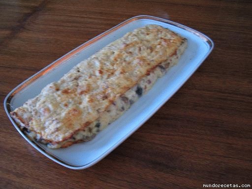 Receta de pastel roulade de pollo con tocineta y champiñones Receta de pastel roulade de pollo con tocineta y champiñones