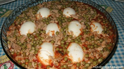 Receta de Huevos con guisantes y bonito