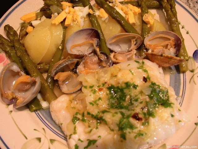 Receta de Merluza con jugo de perejil al papillote Receta de Merluza con jugo de perejil al papillote
