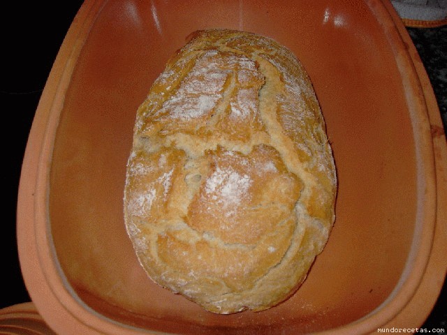 Receta de PAN EN ROMERTOPF Receta de PAN EN ROMERTOPF