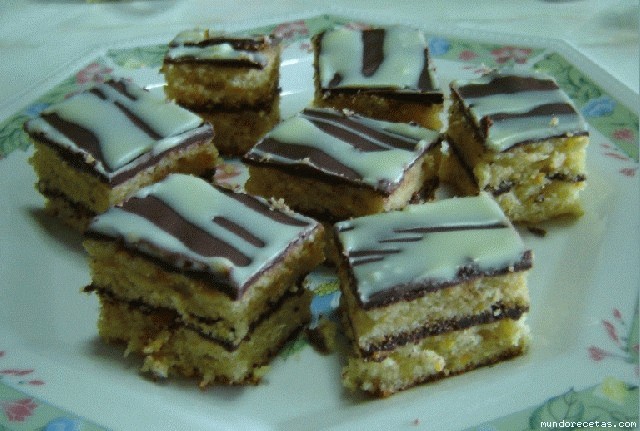 Receta de PASTELITOS DE CHOCOLATE Y NARANJA (Thermomix) Receta de PASTELITOS DE CHOCOLATE Y NARANJA (Thermomix)