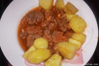 Receta de CORDERO CON CURRY MANZANAS PIÑONES Y COCO GM Receta de CORDERO CON CURRY MANZANAS PIÑONES Y COCO GM