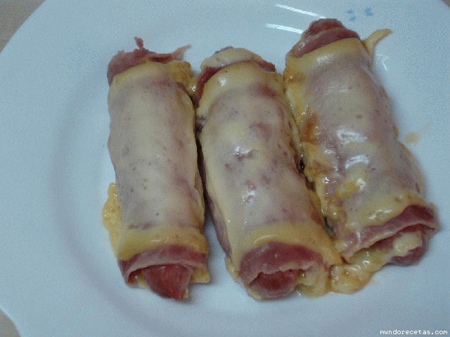 Receta de ROLLITOS MIXTOS CON SALCHICHAS CHEF 2000 Receta de ROLLITOS MIXTOS CON SALCHICHAS CHEF 2000