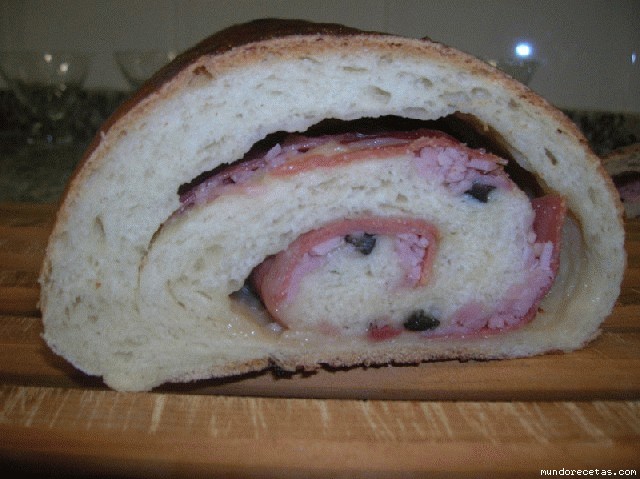 Receta de Pan de leche y mantequilla relleno de jamón (Thermomix) Receta de Pan de leche y mantequilla relleno de jamón (Thermomix)