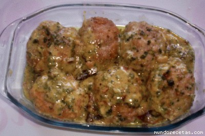 Receta de FILETES RUSOS CON SALSA DE QUESO Y BRECOL Receta de FILETES RUSOS CON SALSA DE QUESO Y BRECOL