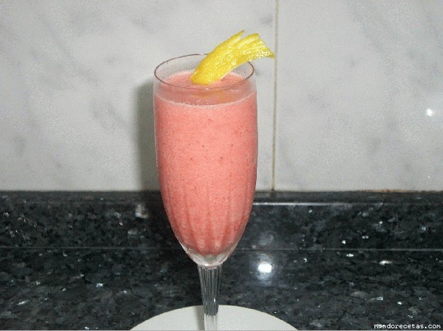 Receta de Sorbete cremoso de limón y fresas (Thermomix) Receta de Sorbete cremoso de limón y fresas (Thermomix)