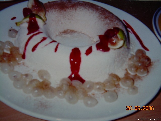 Receta de sabayon helado de cafe y ron con salsa de uvas Receta de sabayon helado de cafe y ron con salsa de uvas