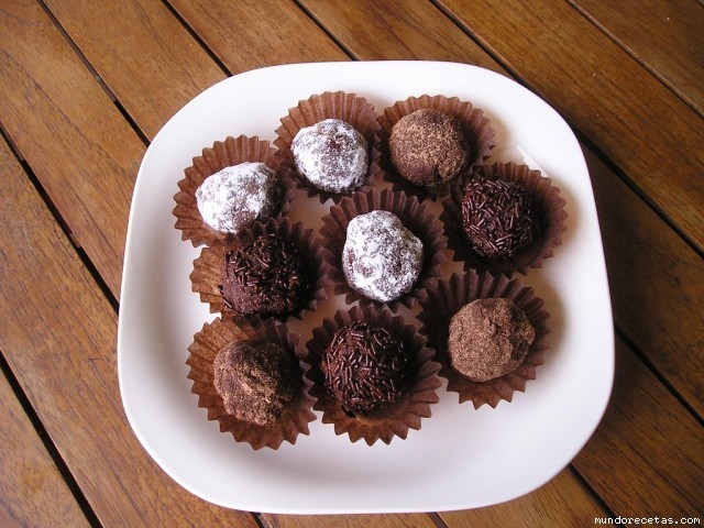 Receta de TRUFAS TRICOLOR Receta de TRUFAS TRICOLOR
