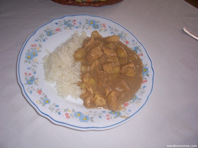 Receta de CURRY DE POLLO CON LECHE DE COCO Y ARROZ BASMATI