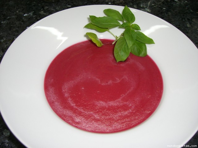 Receta de Gazpacho de remolacha y tomate (Thermomix) Receta de Gazpacho de remolacha y tomate (Thermomix)