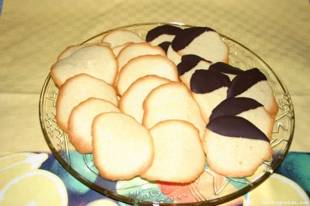 Receta de Tejas de coco y chocolate Cleer Receta de Tejas de coco y chocolate Cleer