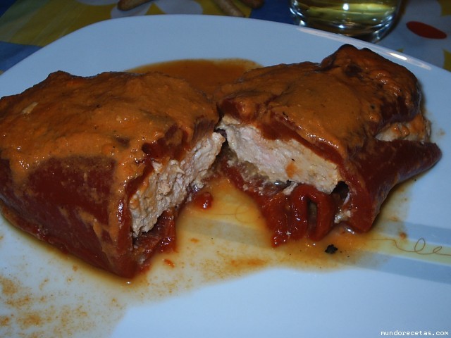 Receta de PIMIENTO DEL PIQUILLO RELLENO DE SALMON (HORNO) Receta de PIMIENTO DEL PIQUILLO RELLENO DE SALMON (HORNO)