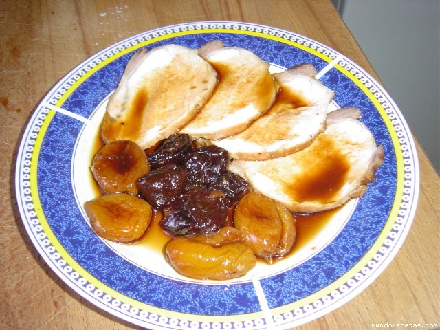 Receta de Lomo de cerdo con ciruelas y orejones a la salsa tereyaki