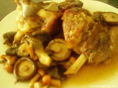 Receta de Codillo con setas. Chef-o-matic Receta de Codillo con setas. Chef-o-matic