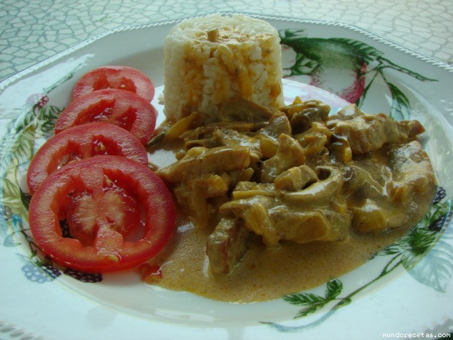 Receta de Stroganoff de solomillo de cerdo Receta de Stroganoff de solomillo de cerdo