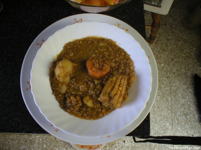 Receta de Potaje de lentejas a mi estilo. Receta de Potaje de lentejas a mi estilo.