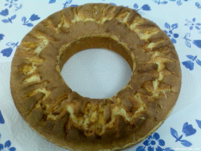 Receta de bizcocho de yoghurt con manzanas