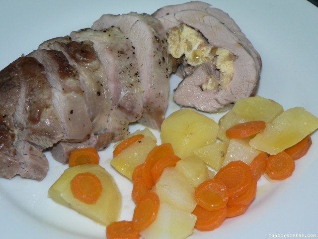 Receta de Solomillo cerdo relleno de tortilla cebolla (Thermomix) Receta de Solomillo cerdo relleno de tortilla cebolla (Thermomix)