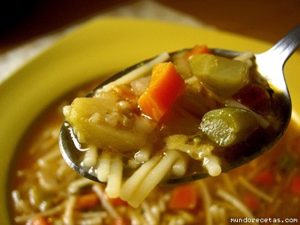 Receta de Sopa campesina con fideos Receta de Sopa campesina con fideos
