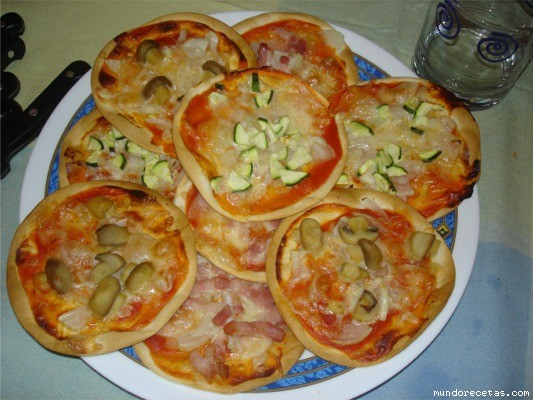 Receta de MINI PIZZAS CON OBLEAS Receta de MINI PIZZAS CON OBLEAS