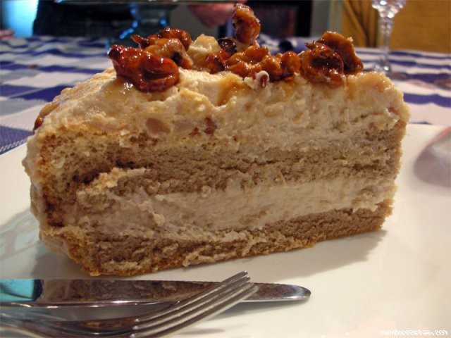 Receta de Tarta de crema de mantequilla y nueces Receta de Tarta de crema de mantequilla y nueces